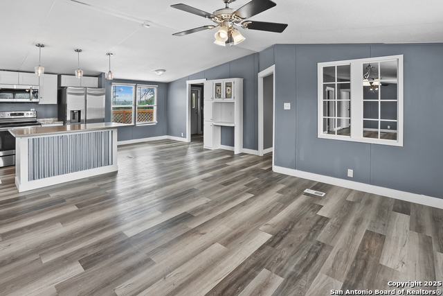 Image 13 of 27 For 154 Oak Lawn