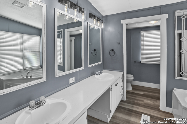 Image 16 of 27 For 154 Oak Lawn