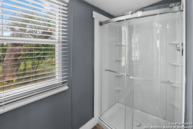 Image 18 of 27 For 154 Oak Lawn