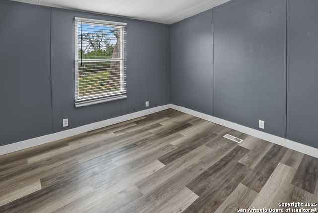 Image 19 of 27 For 154 Oak Lawn