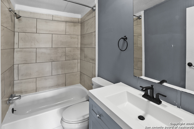 Image 23 of 27 For 154 Oak Lawn