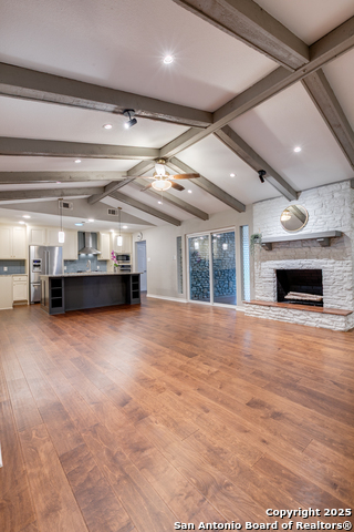Listing photo id 8 for 8711 Dudley Drive