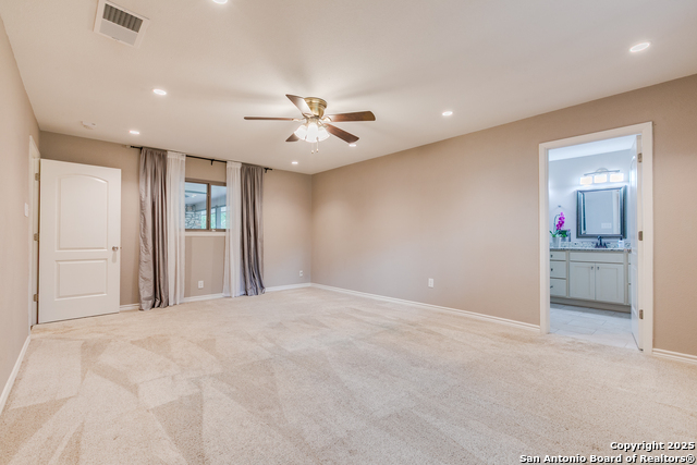 Listing photo id 14 for 8711 Dudley Drive