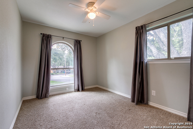 Listing photo id 19 for 8711 Dudley Drive