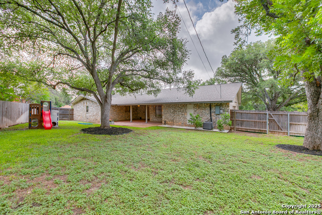 Listing photo id 23 for 8711 Dudley Drive