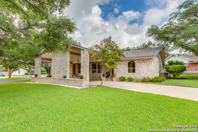 Listing photo id 3 for 8711 Dudley Drive