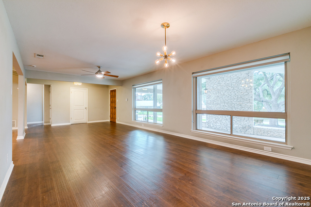 Listing photo id 4 for 8711 Dudley Drive
