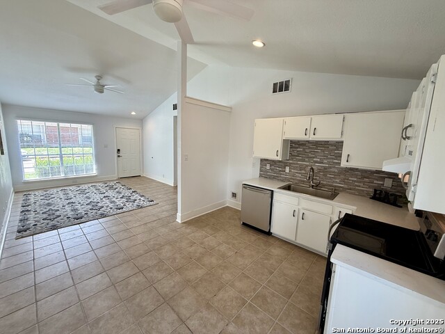 Listing photo id 8 for 9140 Timber Path 2901
