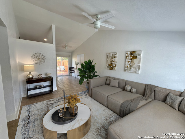 Listing photo id 2 for 9140 Timber Path 2901