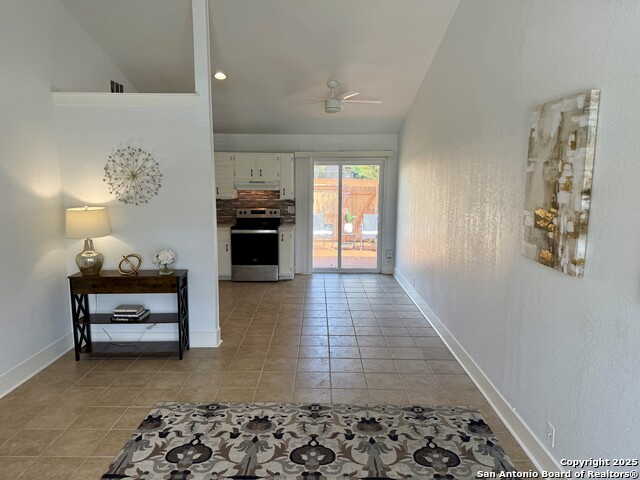 Listing photo id 3 for 9140 Timber Path 2901