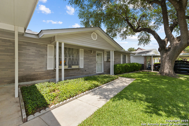Listing photo id 2 for 4107 Tallulah