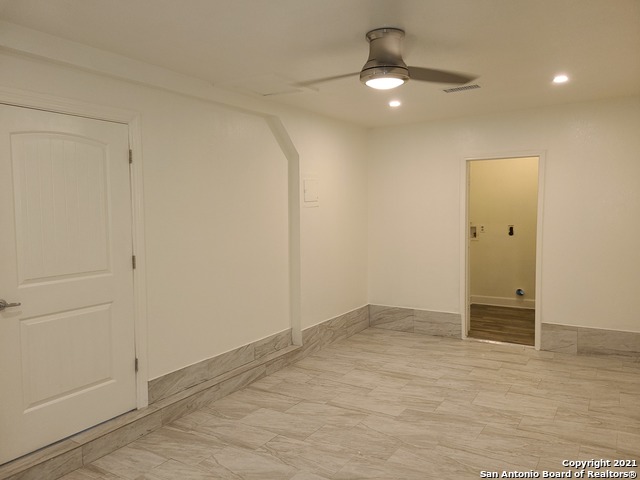 Image 10 of 28 For 4406 Desert View Dr