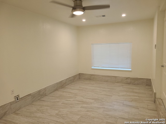 Image 11 of 28 For 4406 Desert View Dr
