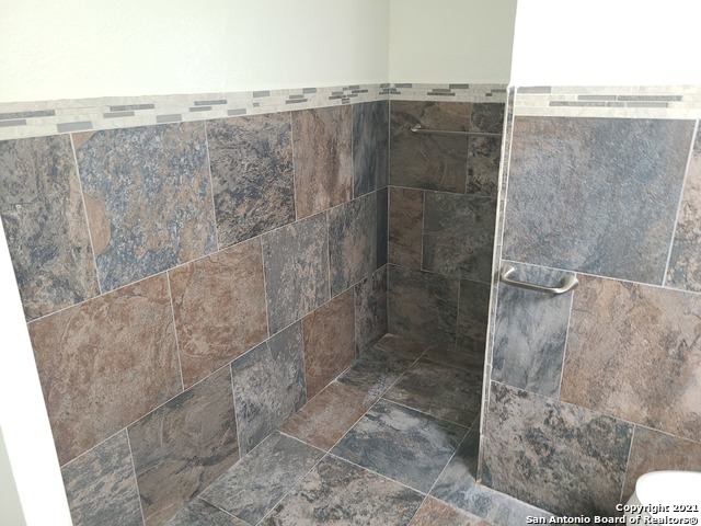 Image 13 of 28 For 4406 Desert View Dr