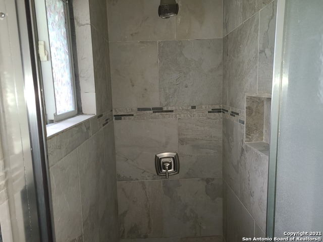 Image 15 of 28 For 4406 Desert View Dr