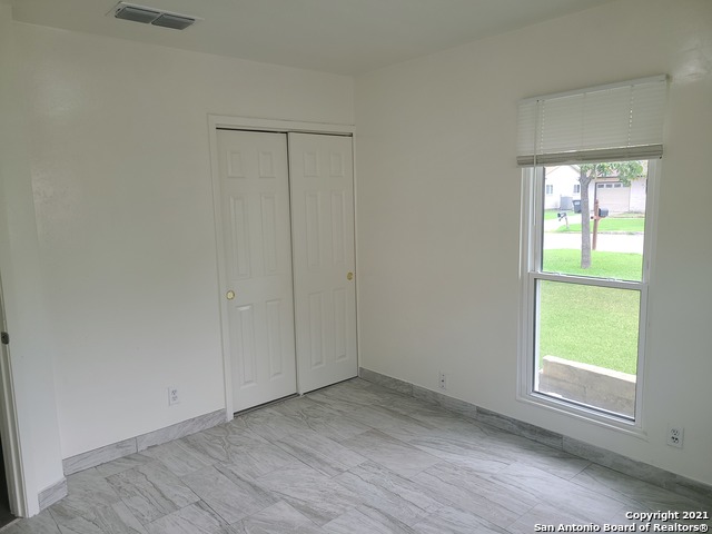 Image 17 of 28 For 4406 Desert View Dr
