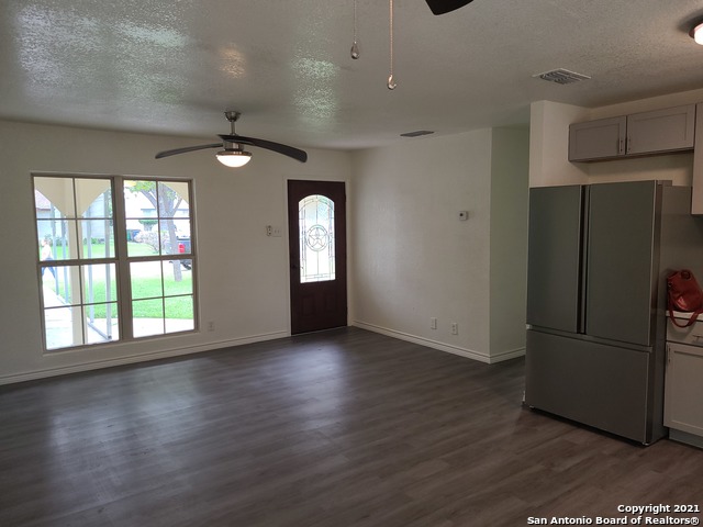 Image 2 of 28 For 4406 Desert View Dr