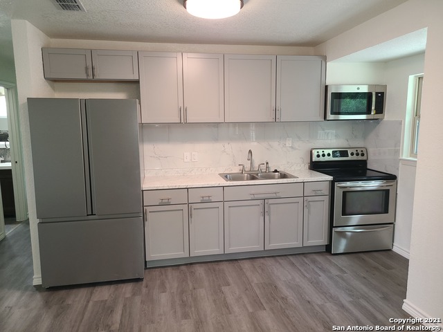 Image 6 of 28 For 4406 Desert View Dr