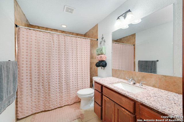 Listing photo id 11 for 295 Riverdale Drive