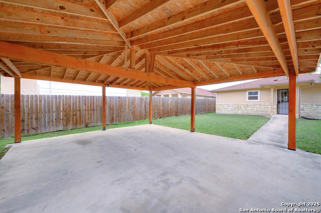 Listing photo id 15 for 295 Riverdale Drive