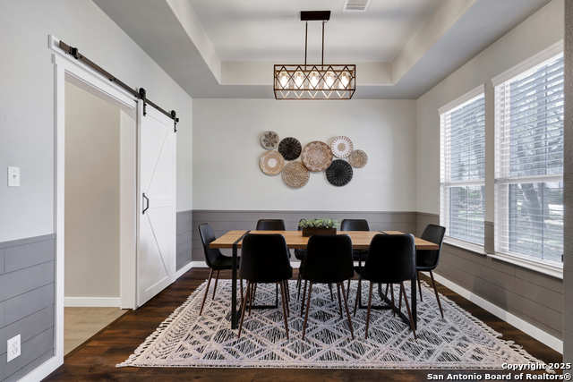 Listing photo id 8 for 8211 Brightstone