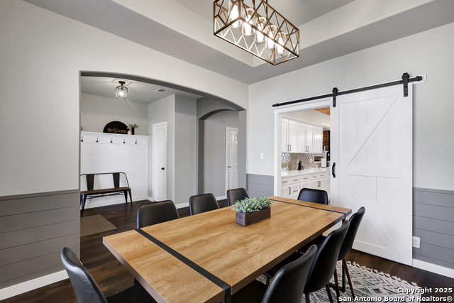 Listing photo id 9 for 8211 Brightstone