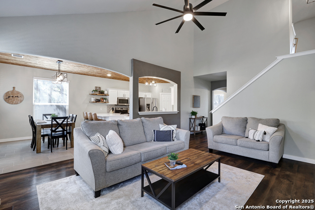 Listing photo id 11 for 8211 Brightstone