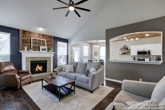 Listing photo id 13 for 8211 Brightstone