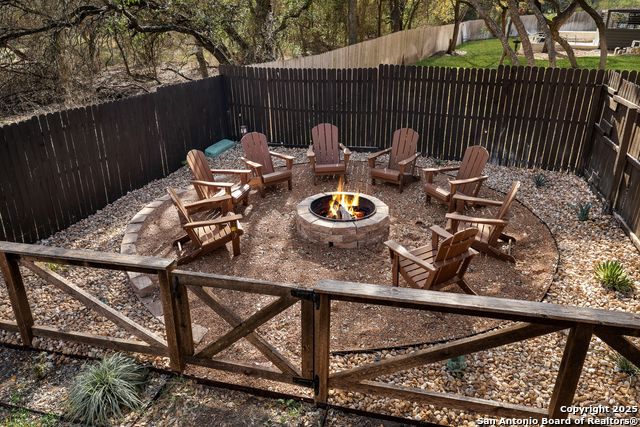 Listing photo id 31 for 8211 Brightstone