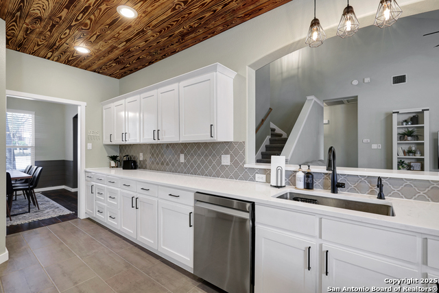 Listing photo id 6 for 8211 Brightstone