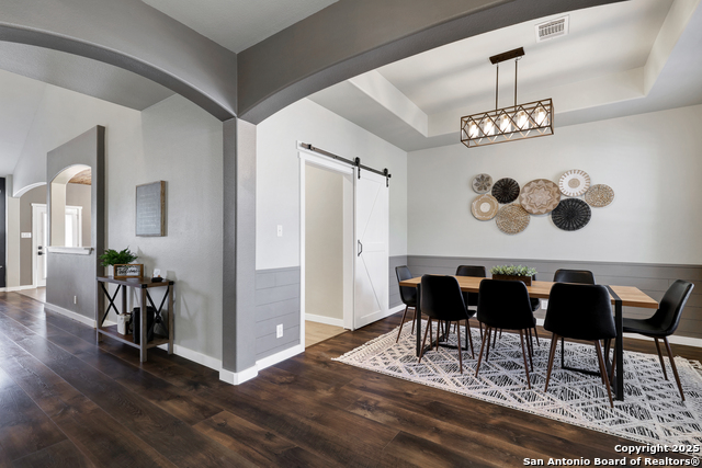 Listing photo id 7 for 8211 Brightstone