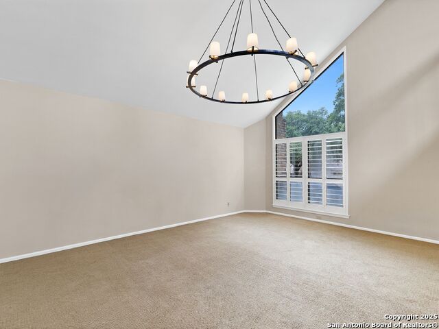 Listing photo id 19 for 3494 River Way