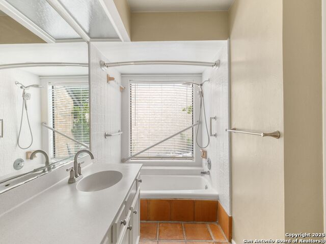 Listing photo id 23 for 3494 River Way