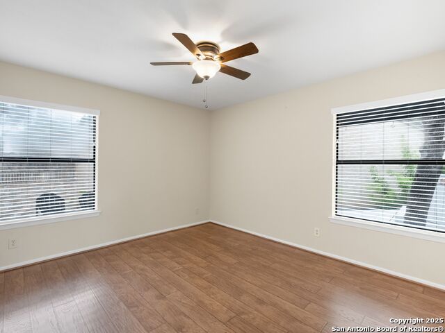 Listing photo id 25 for 3494 River Way