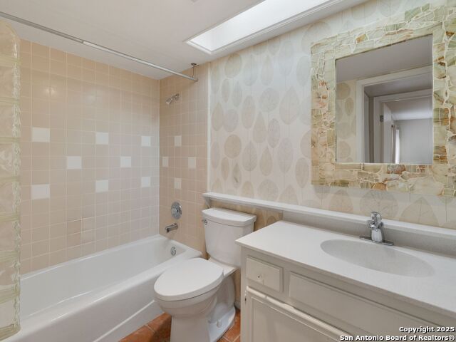 Listing photo id 26 for 3494 River Way