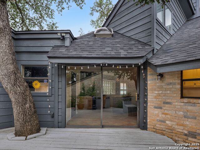 Listing photo id 35 for 3494 River Way