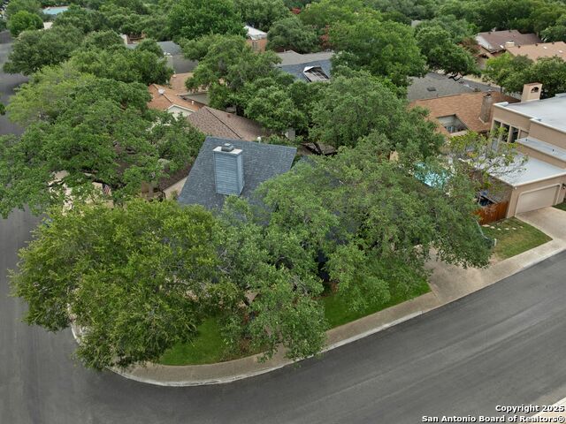 Listing photo id 38 for 3494 River Way