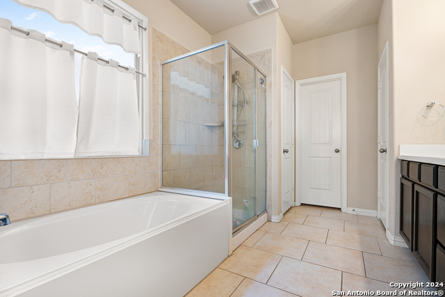 Image 33 of 44 For 14438 Palomino Pl