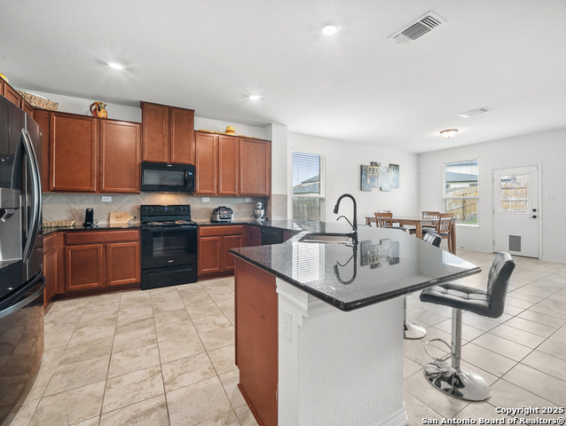 Listing photo id 9 for 220 Shadow Terrace