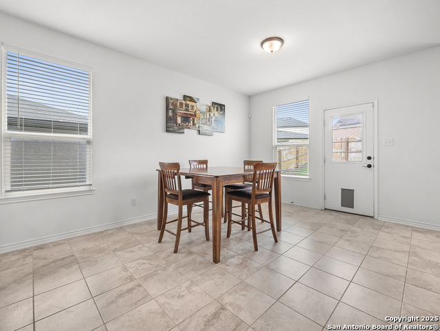 Listing photo id 12 for 220 Shadow Terrace