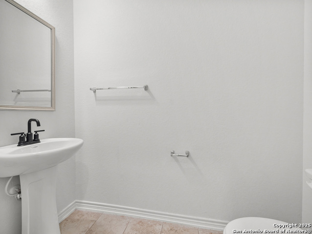 Listing photo id 14 for 220 Shadow Terrace