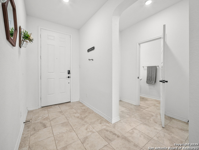 Listing photo id 16 for 220 Shadow Terrace