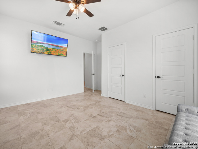 Listing photo id 18 for 220 Shadow Terrace