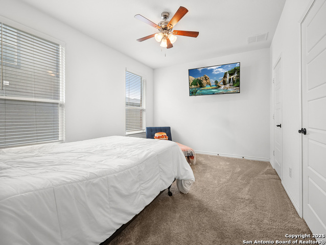 Listing photo id 19 for 220 Shadow Terrace
