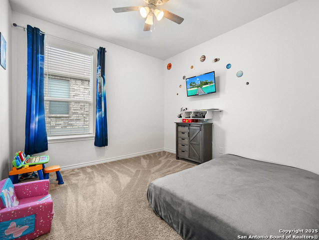 Listing photo id 23 for 220 Shadow Terrace