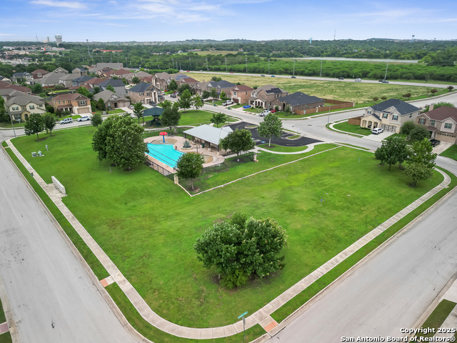 Listing photo id 38 for 220 Shadow Terrace