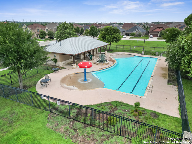 Listing photo id 39 for 220 Shadow Terrace