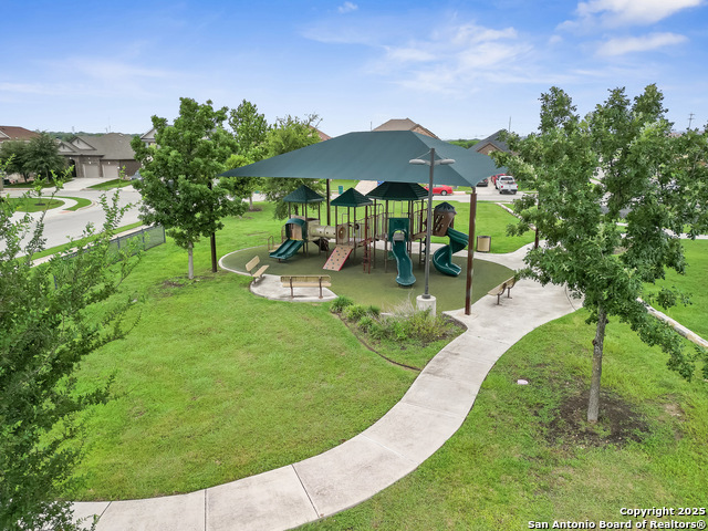 Listing photo id 40 for 220 Shadow Terrace