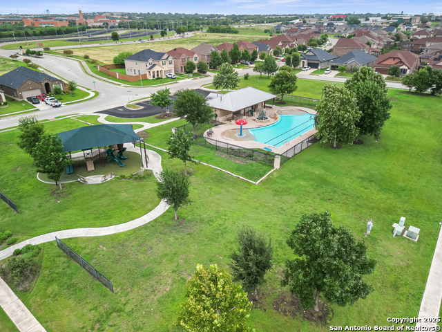 Listing photo id 41 for 220 Shadow Terrace