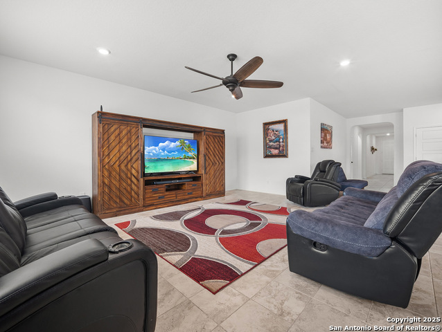 Listing photo id 6 for 220 Shadow Terrace